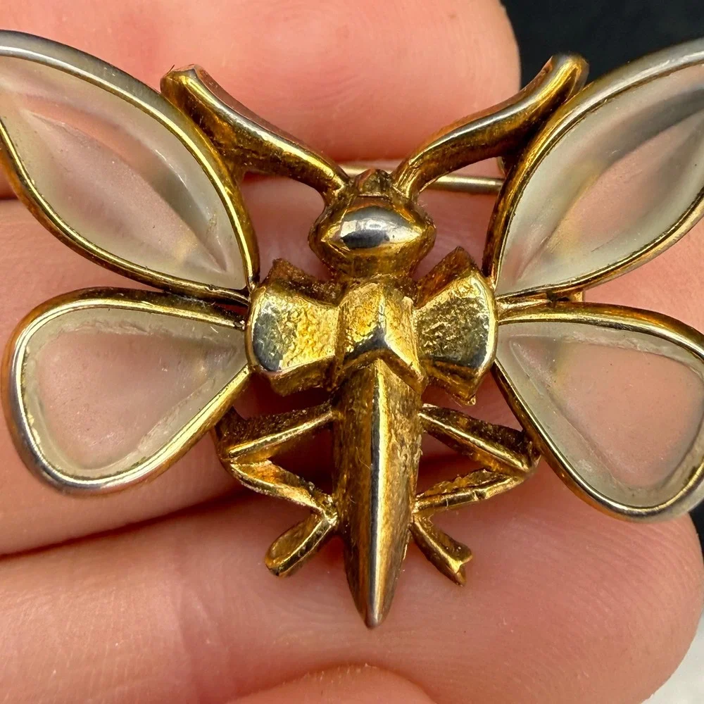 Vintage Trifari Petalette Butterfly Brooch Gold Tone Poured Glass Insect Pin